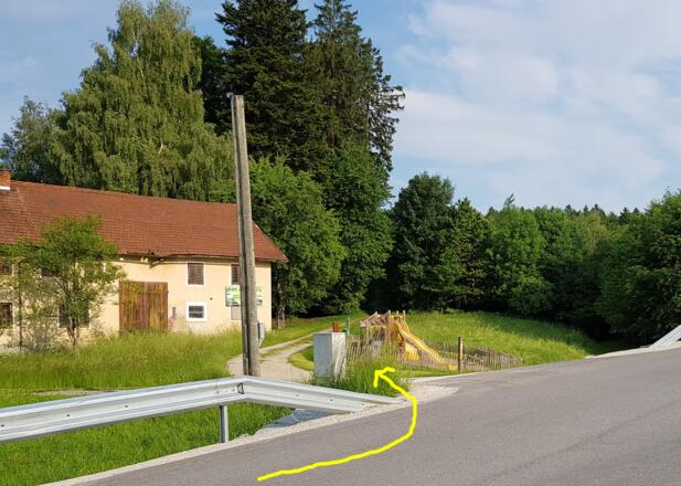 Von der Hauptstraße nach Wimm links abbiegen Richtung &quot;LippenholZ