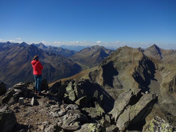 Am Gipfel - Blick nach Westen