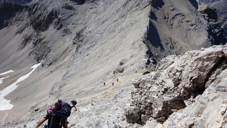 Aufstieg durch die Südwestflanke zum Gipfel der ...