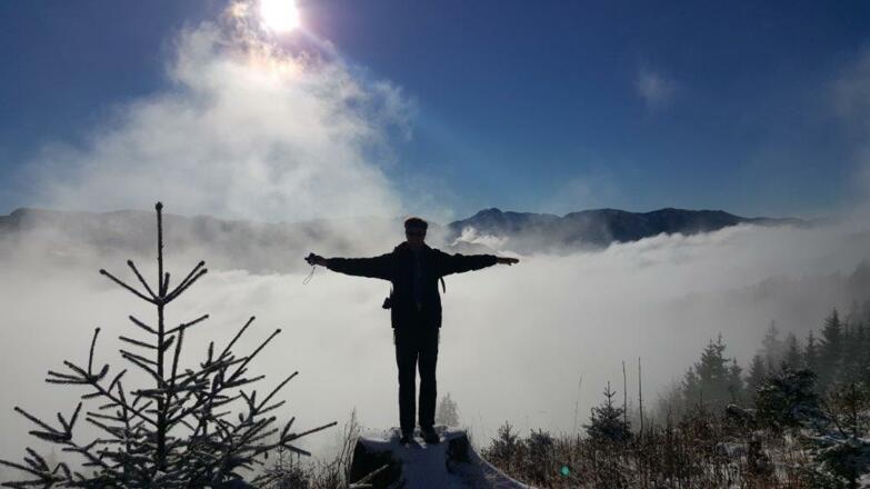 Nebel und Sonne mit Blick nach Süden unweit des Wetterkogels