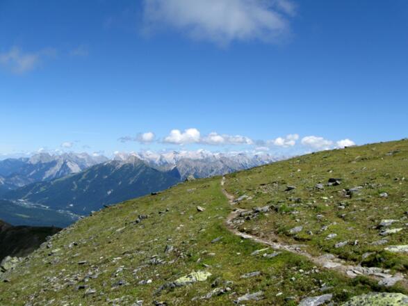 Wunderschönes Steiglein mit Panoramaaussicht. Hier auf dem Rückweg.