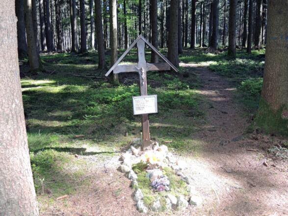 Gedenkkreuz "Beim Toten Weib"