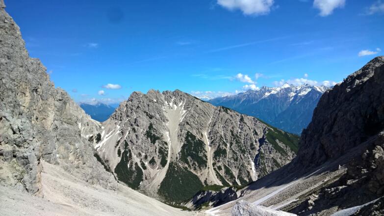 Die Wankspitze ist ab dem Hölltörl beim Abstieg in die Hölle allzeit präsent