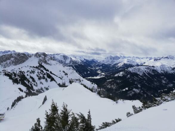 am Gipfel, Blick ins Lechtal