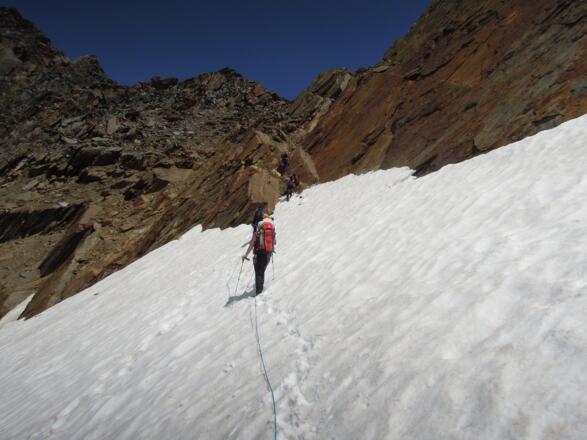 Übergang in die Felsen des Joches