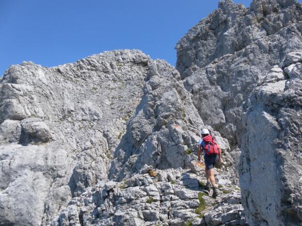 Anstieg (I° und am Seil A) zum zweiten Gratturm