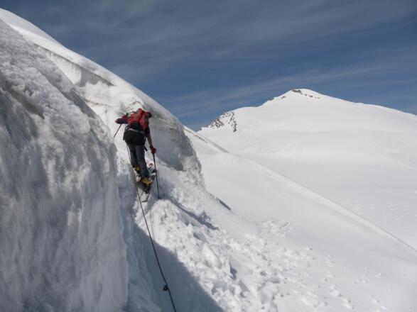 Eisstufe, im Hintergrund der Johannisberg
