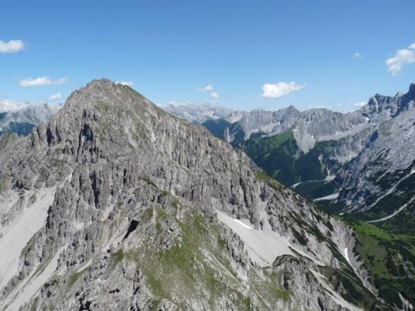 Der Hausberg vom Solsteinhaus: die Erlspitze.