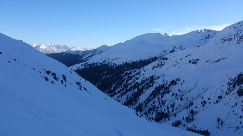 Blick talauswärts, rechts der Bildmitte der Schaflegerkogel.