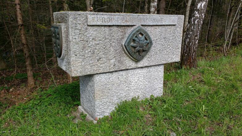 E6/05 Weitwanderdenkmal von Carl Hermann