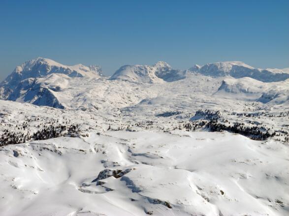 Blick vom Gipfel auf das zentrale Plateau des Toten Gebirges