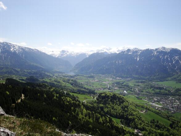 Beim Ausstieg - Bad Goisern mit dem Hallstättersee und Dachstein (1. Mai 2012)