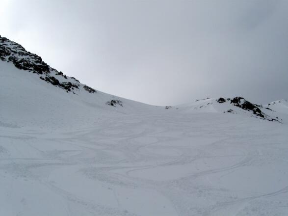 Im Mittelteil des Nordhanges - oben der Wörgetalsattel