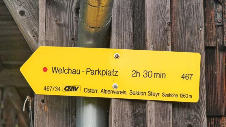 Wegbeschilderung "in die Welchau" auf der Feichtauhütte