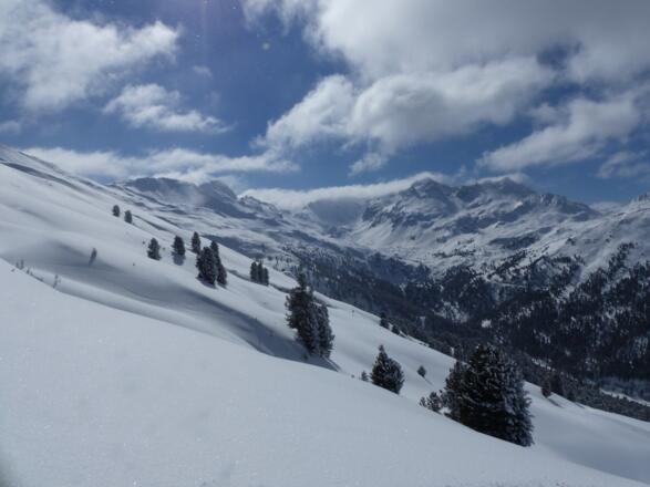 Noch einmal der Blick nach Süden in das hintere Wattental ...