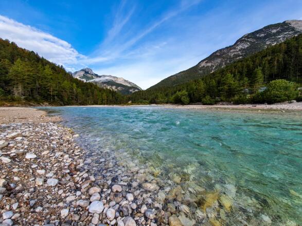 Am Anfang verläuft die Tour an der Isar entlang