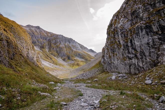 Die Eng' (7): An dieser Stelle ist der Taleinschnitt am schmalsten.
