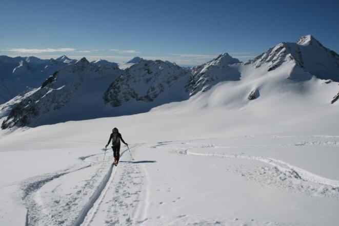 Wunderschöne Gletscherlandschaft mit einer grandiosen Aussicht auf zahlreiche 3.000er.