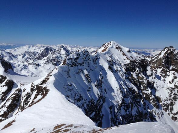 Vom Silvrettahorn auf die Schneeglocke