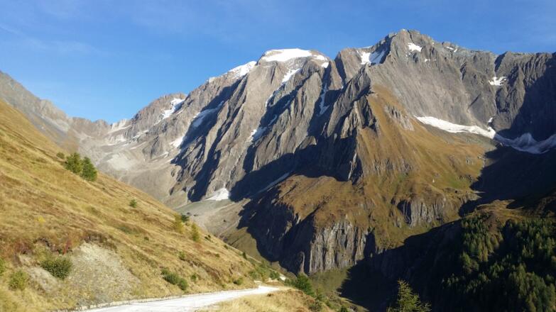 Nocheinmal das Massiv des Hochferner im späten Licht.