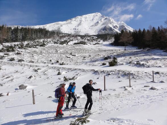 Unter der Pyhrgas-Südwestflanke vorbei