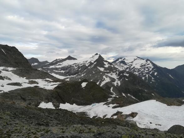 Sonnblickgruppe: am Weg zur Rojacher Hütte und zum Zittelhaus - vereinzelt Spalten und vermehrt Schneereste