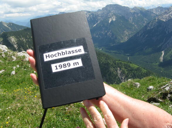 Das kleine Gipfelbuch auf der Hochblasse, 1989 m!