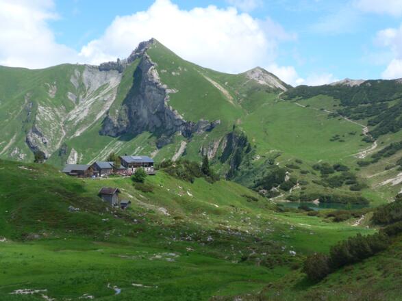 Landsberger Hütte unterhalb der Schochenspitze
