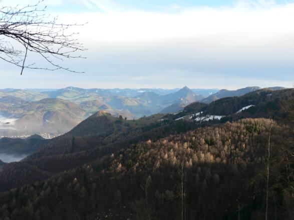 Herrliche Blicke ins Ennstal, rechts der Mitte der Schieferstein