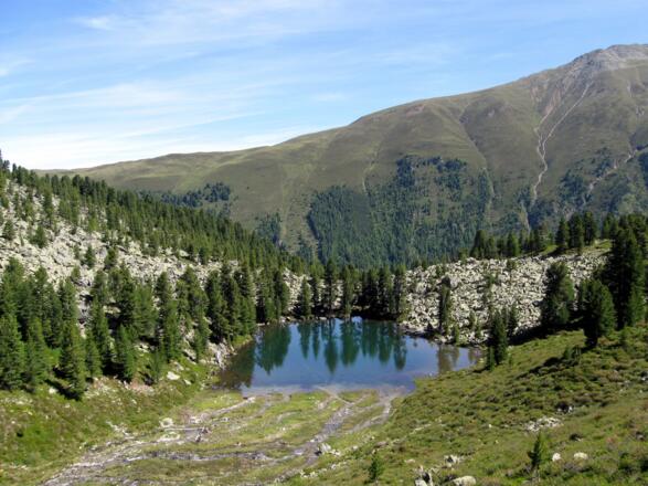 Unterhalb des Kanppenhauses befindet sich der sog. Puchersee, der aufgrund seiner Herzform auch sehr gerne als "Herzsee" bezeichnet wird.