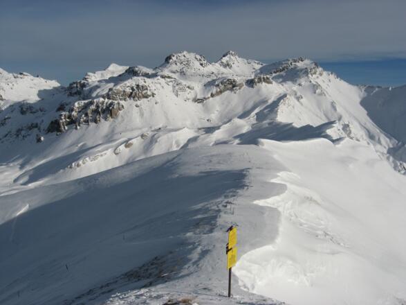 Blick Richtung Lizumer Sonnenspitze, Naviser Reckner, Lizumer Reckner und Geier. (Von links nach rechts)