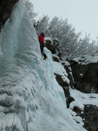 Vorstiegskletterei in der 2. Seillänge