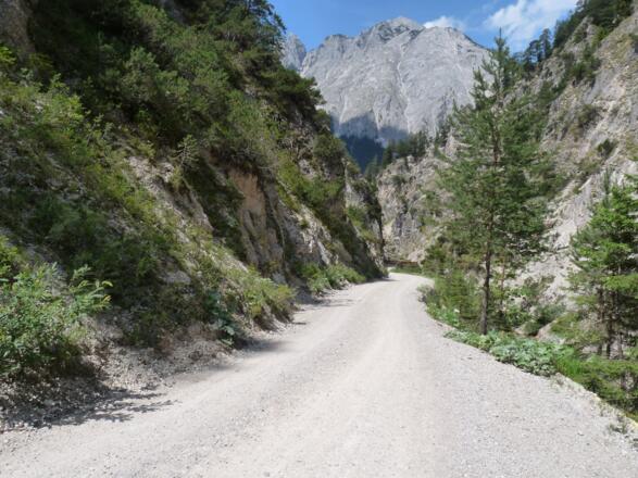 Der klammähnliche Abschnitt am Eingang des Gießenbachtales.