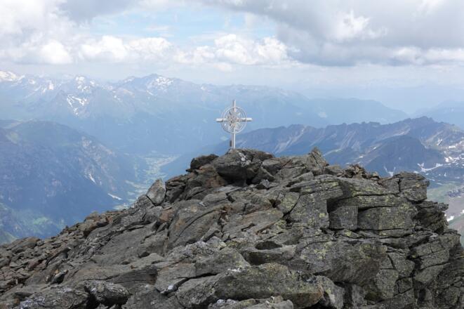 Schneespitze - dahinter Pflerschtal
