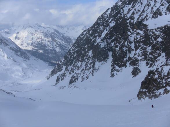 Blick hinunter ins Larstigtal