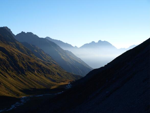 Talanstieg am Morgen