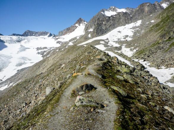 Blick vom Moränenrücken Richtung Schrandele und Alpeiner Ferner