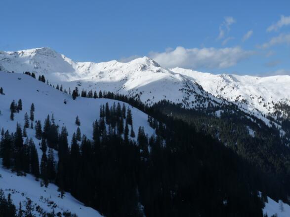 Blick zum Schafsiedel, einem sehr beliebten Skitourenberg.