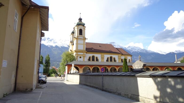 Blick zurück zum Stift Wilten