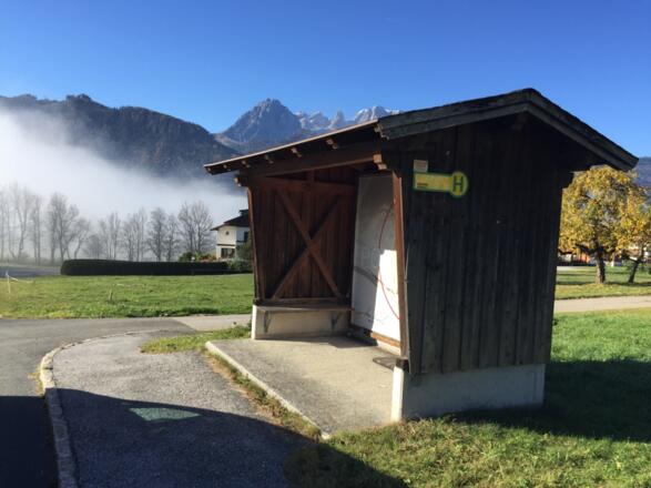 Haltestelle "Diel" - Abzweigung von der Hauptstraße