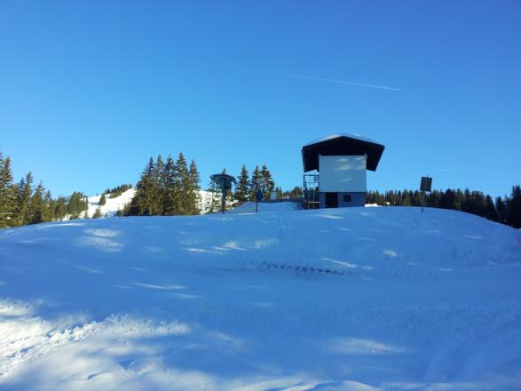 Nach dem Wald erreicht man den Schlepplift.
