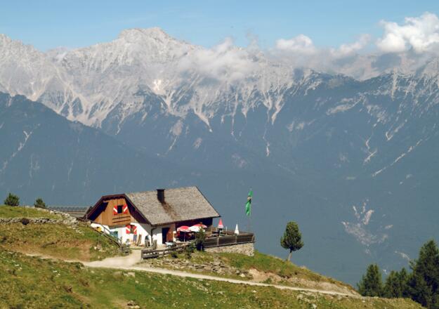 Peter-Anich-Hütte. Hoch über dem Inntal