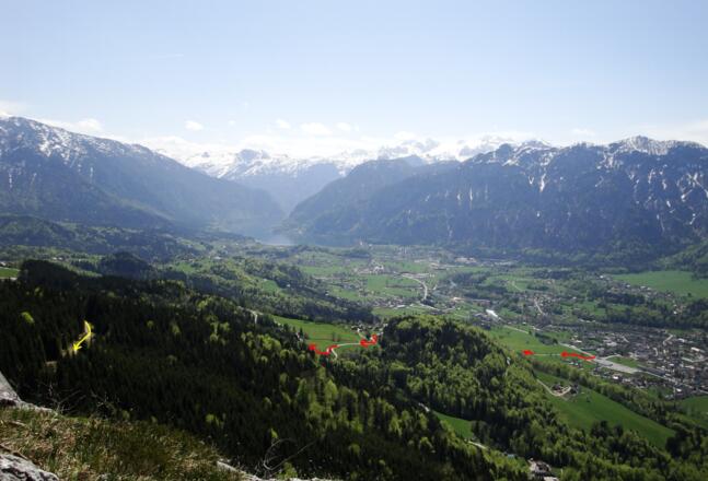 Vom Ausstieg sieht man auch gut die Anfahrt (orangerot) und den Zustieg (gelb)