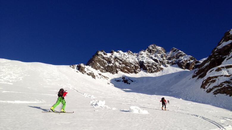 Im flachen Bereich vor der steilen Rinne zum Gipfel.