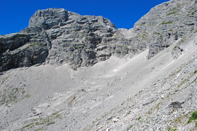 Blick vom Ostgrat des Hebenkas auf den Hochplanberg und den Talschluss des Finsterriegelkars