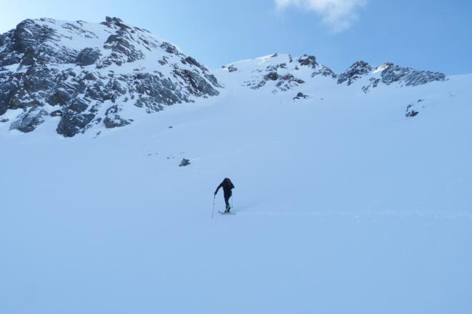 Der letzte steile Anstieg zur Scharte und zum Gipfel.