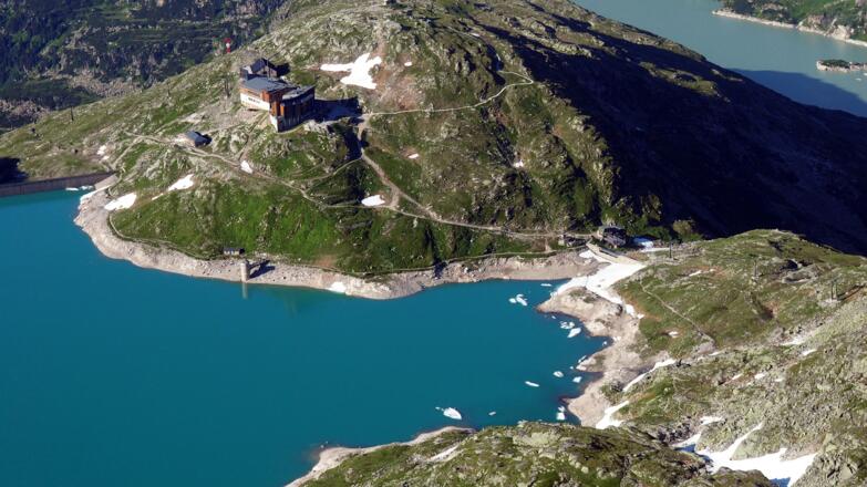 Tiefblick zum Weißsee mit Rudolfshütte