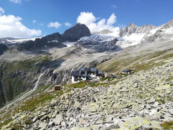 Zillertaler Alpen: die Plauener Hütte (erbaut vom DAV, Plauen-Vogtland) - Südansicht
