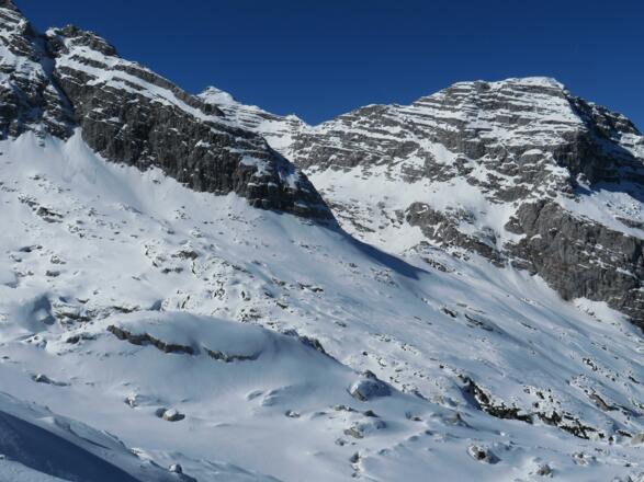 Sicht zur Schmid-Zabierow-Hütte (etwas rechts der Bildmitte)
