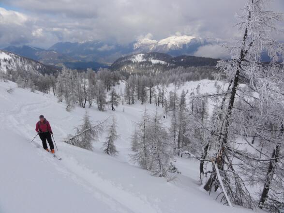 Im oberen Teil des Aufstiegs; hinten Seespitz